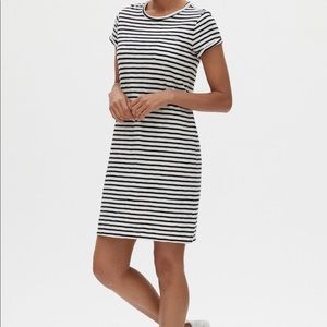 Gap tee shirt dress brand new with out tags.